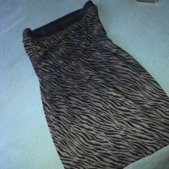 Dress - Picture 2 of 3